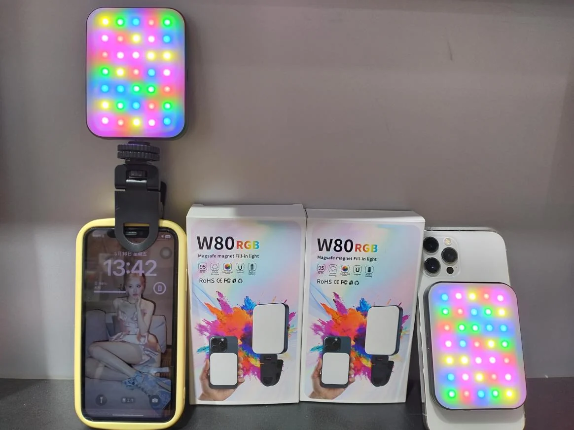 Luz de relleno W80 RGB con imán MagSafe