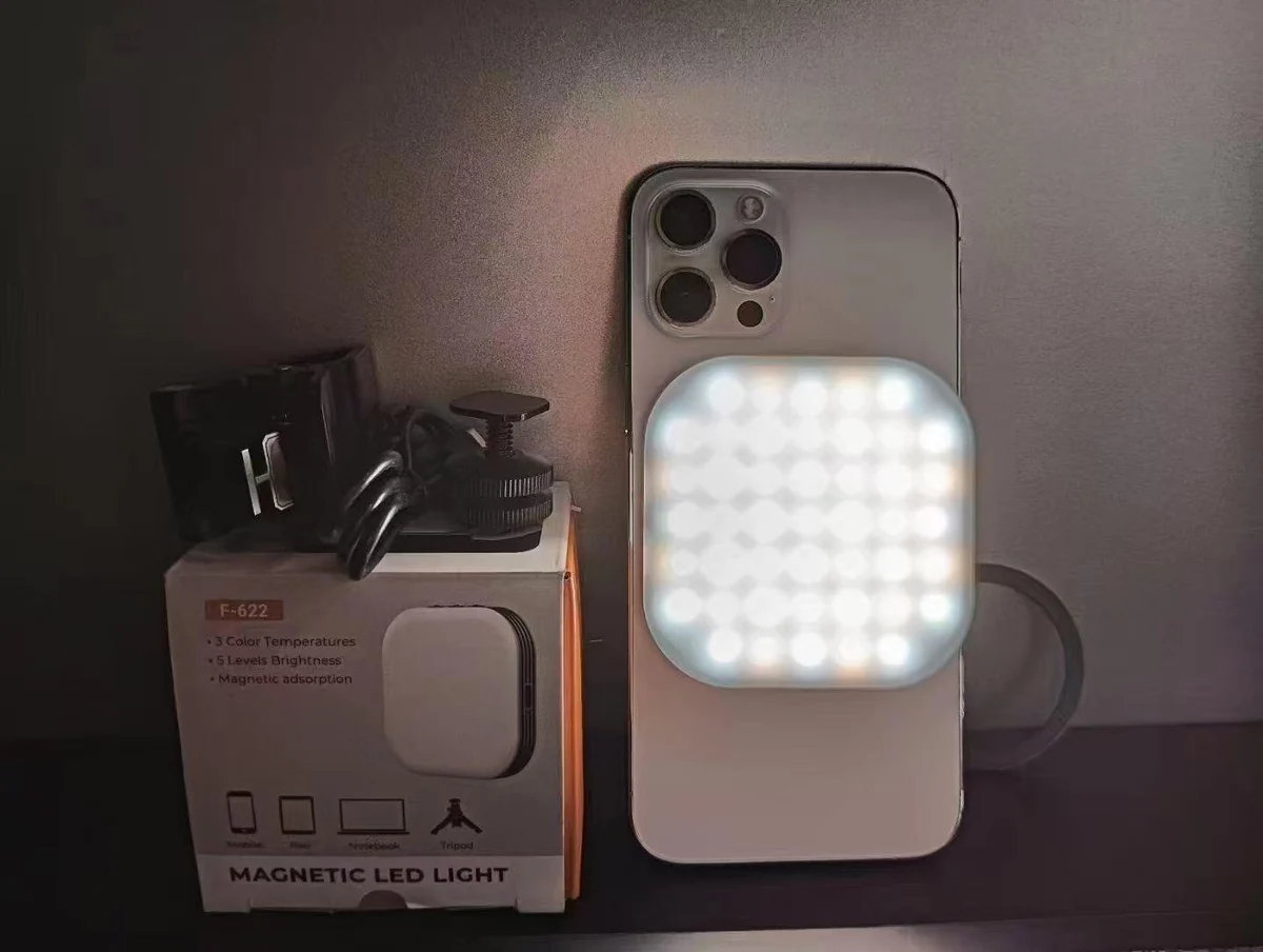 Luz LED F622 RGB para celular con clip