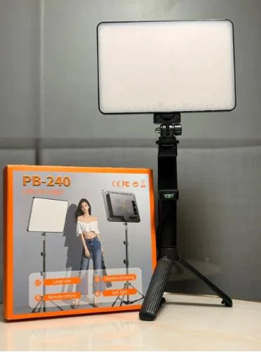 Panel LED portátil PB-240 con soporte