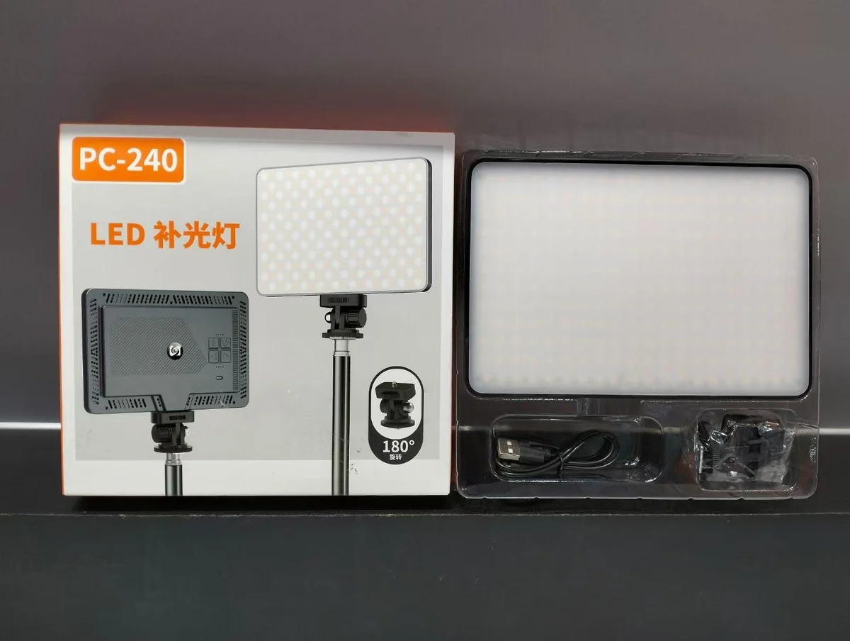 Panel LED portátil PC-240 con soporte